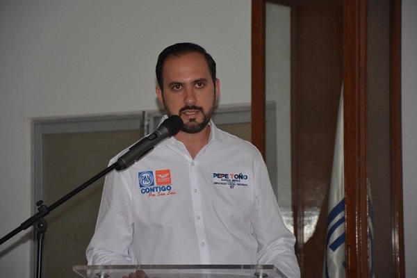 Pepe Toño Zapata presenta su proyecto legislativo