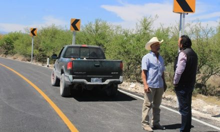 Modernizan caminos rurales en Matehuala